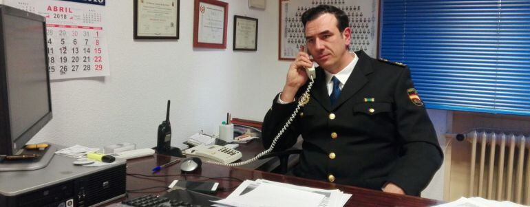 Santiago de Santiago; interlocutor policial sanitario de Castilla-La Mancha en su despacho