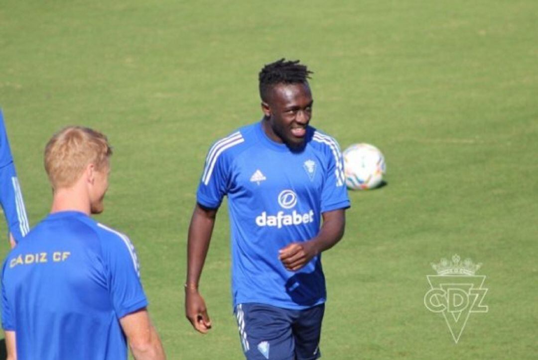 Adekanyé debutó con el Cádiz ante el Elche