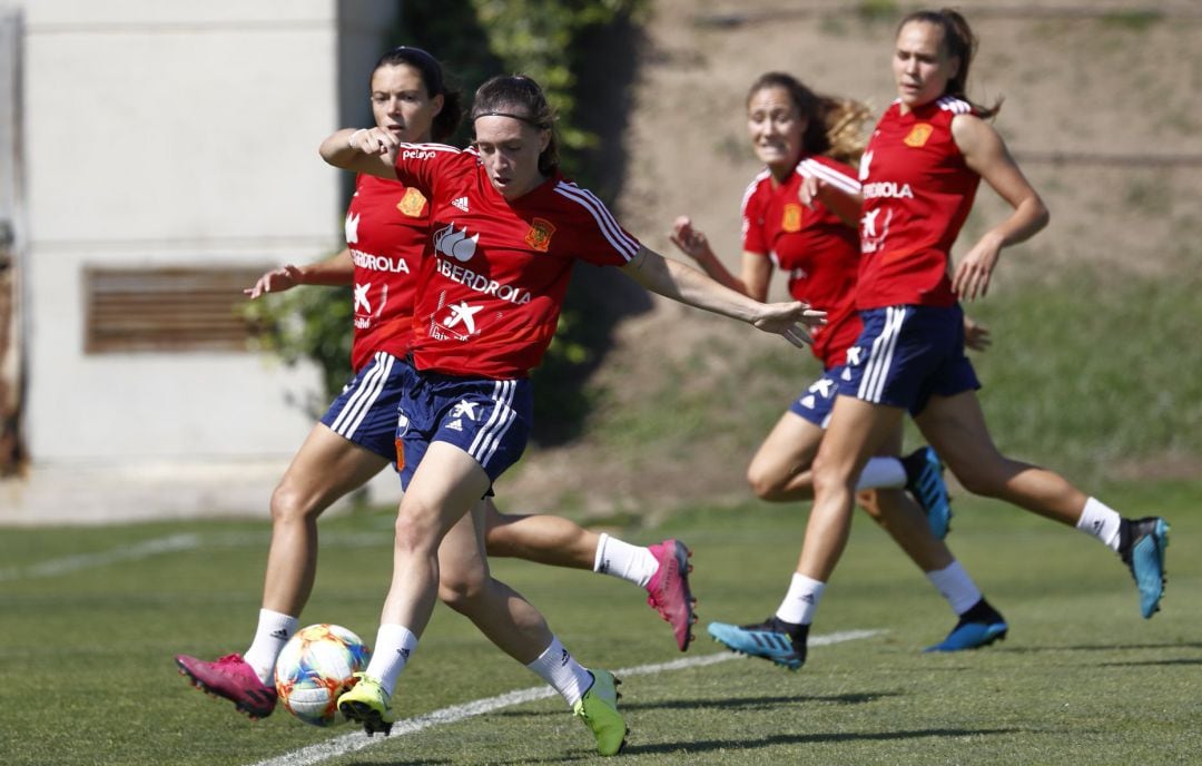 Eva Navarro en un entrenamiento con la Selección