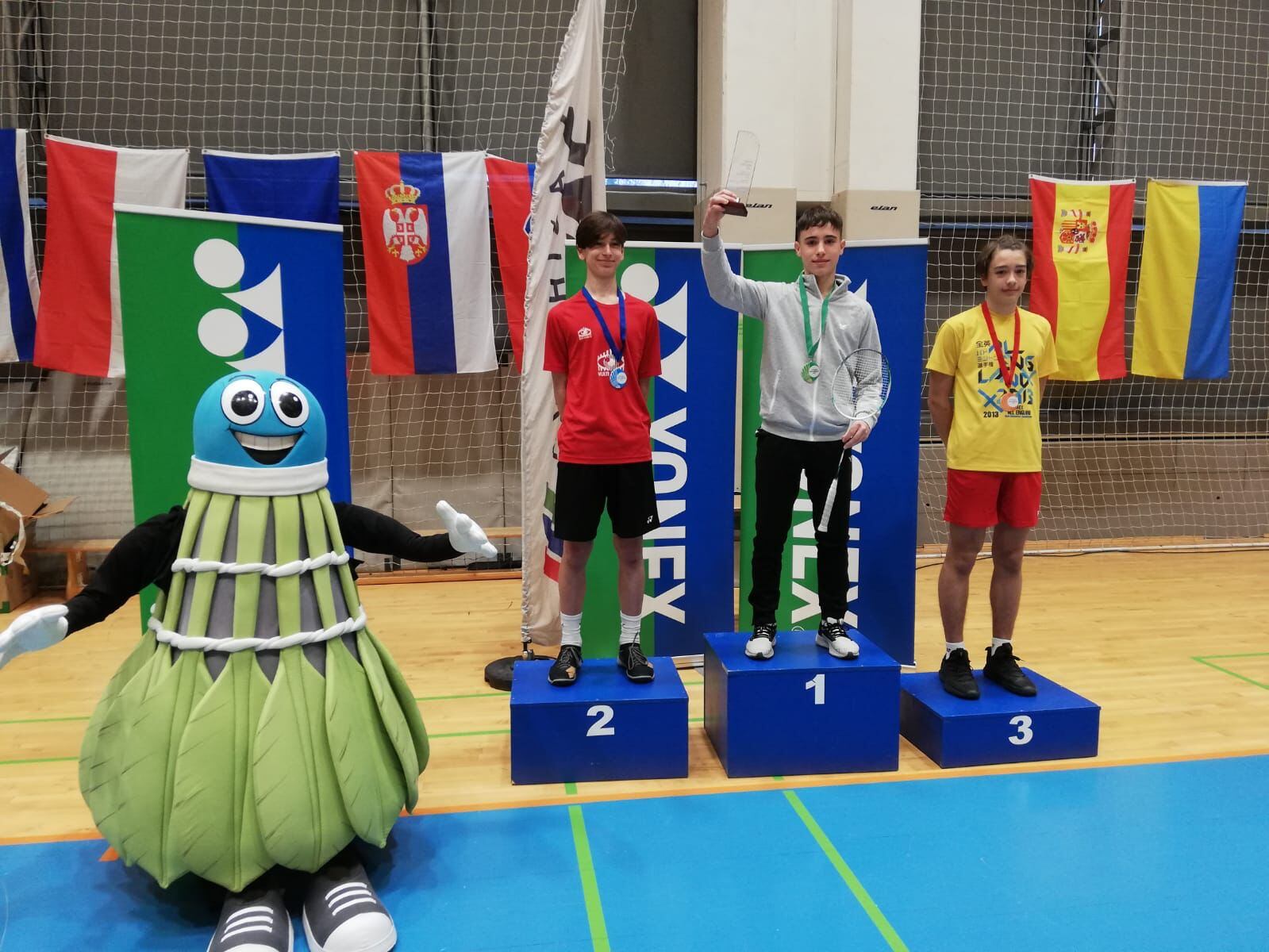 Alejandro Gállego en lo más alto del pódium