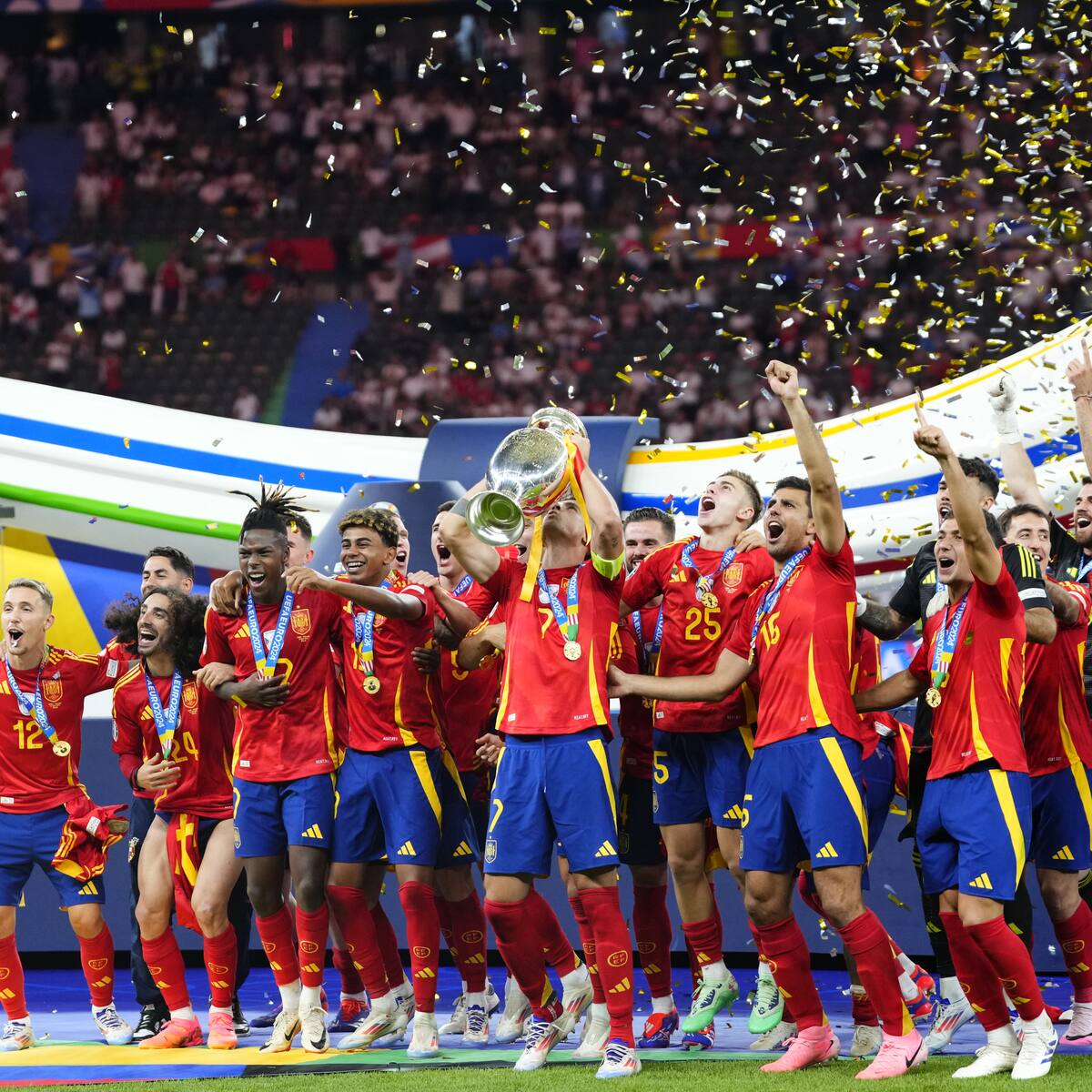 La prensa internacional se arrodilla frente a la España de los "intocables" y manda un serio aviso: "Esta selección tiene mucho futuro"