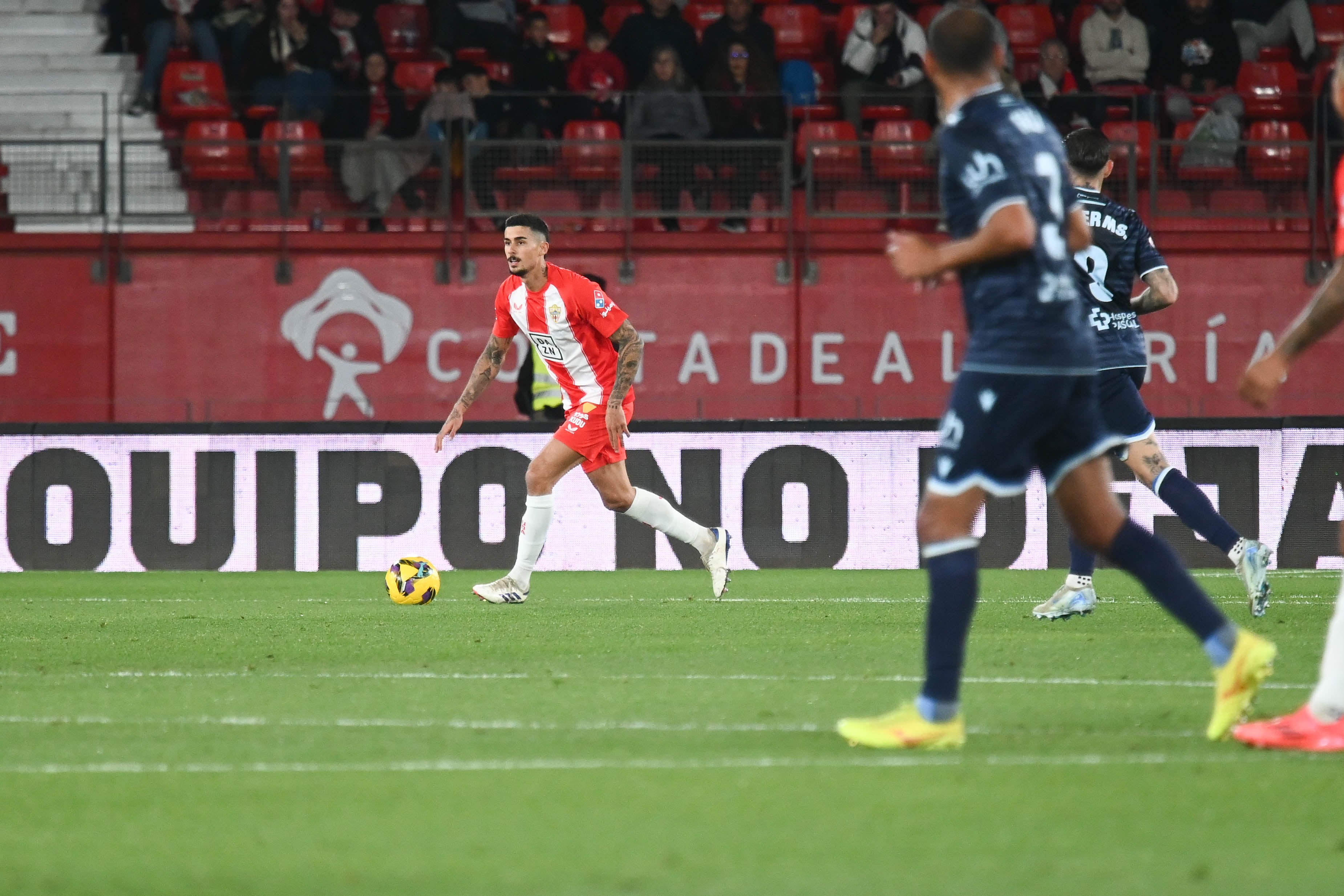 Chumi se ha convertido en un futbolista fundamental en la pizarra del entrenador catalán del Almería desde la segunda jornada de la temporada.