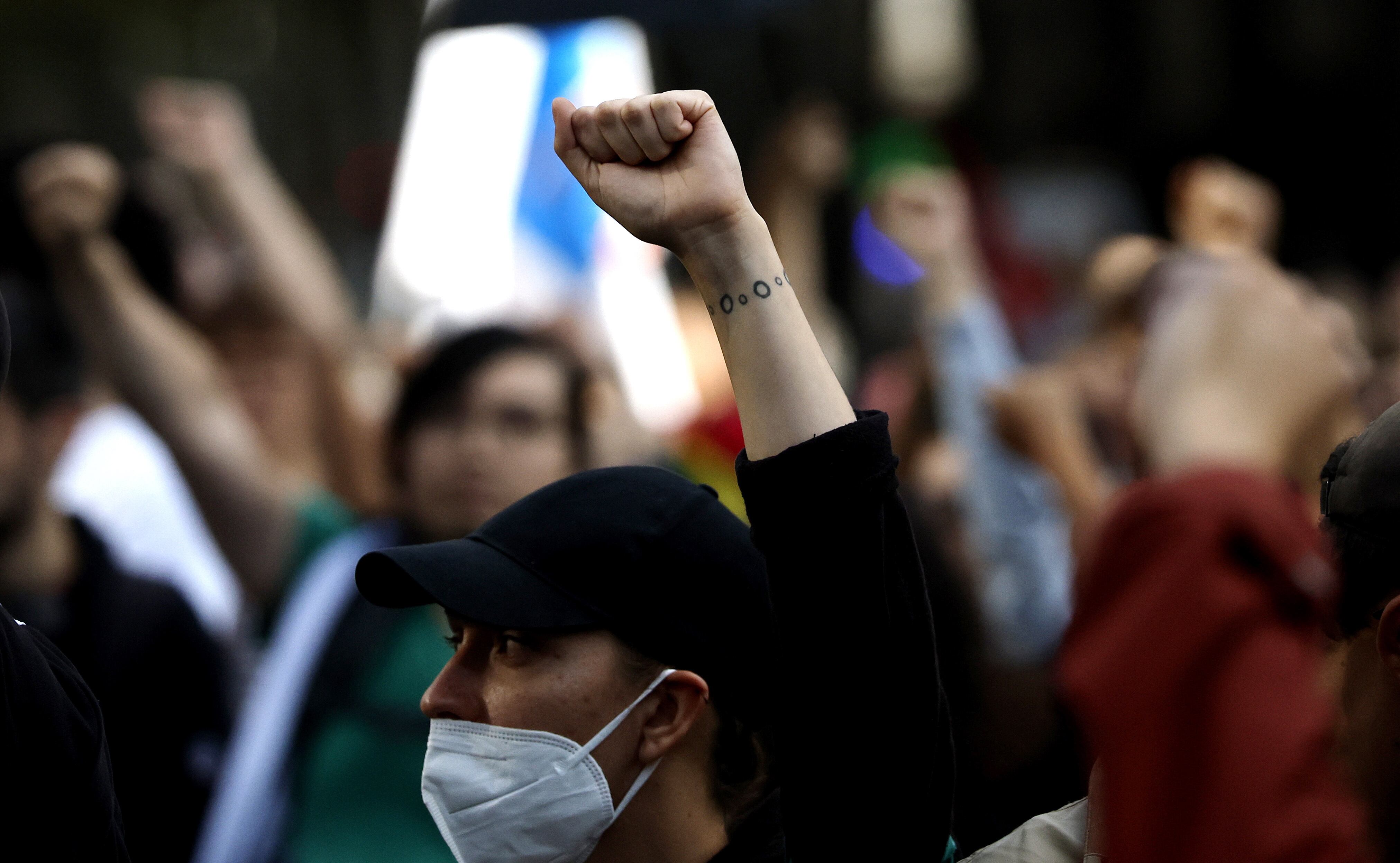 Lyon (France), 23/09/2023.- People attend a demonstration against police violence in Lyon, France, 23 September 2023. French political party &#039;La France Insoumise&#039; and unions called for a national day of protest. (Protestas, Francia) EFE/EPA/GUILLAUME HORCAJUELO
