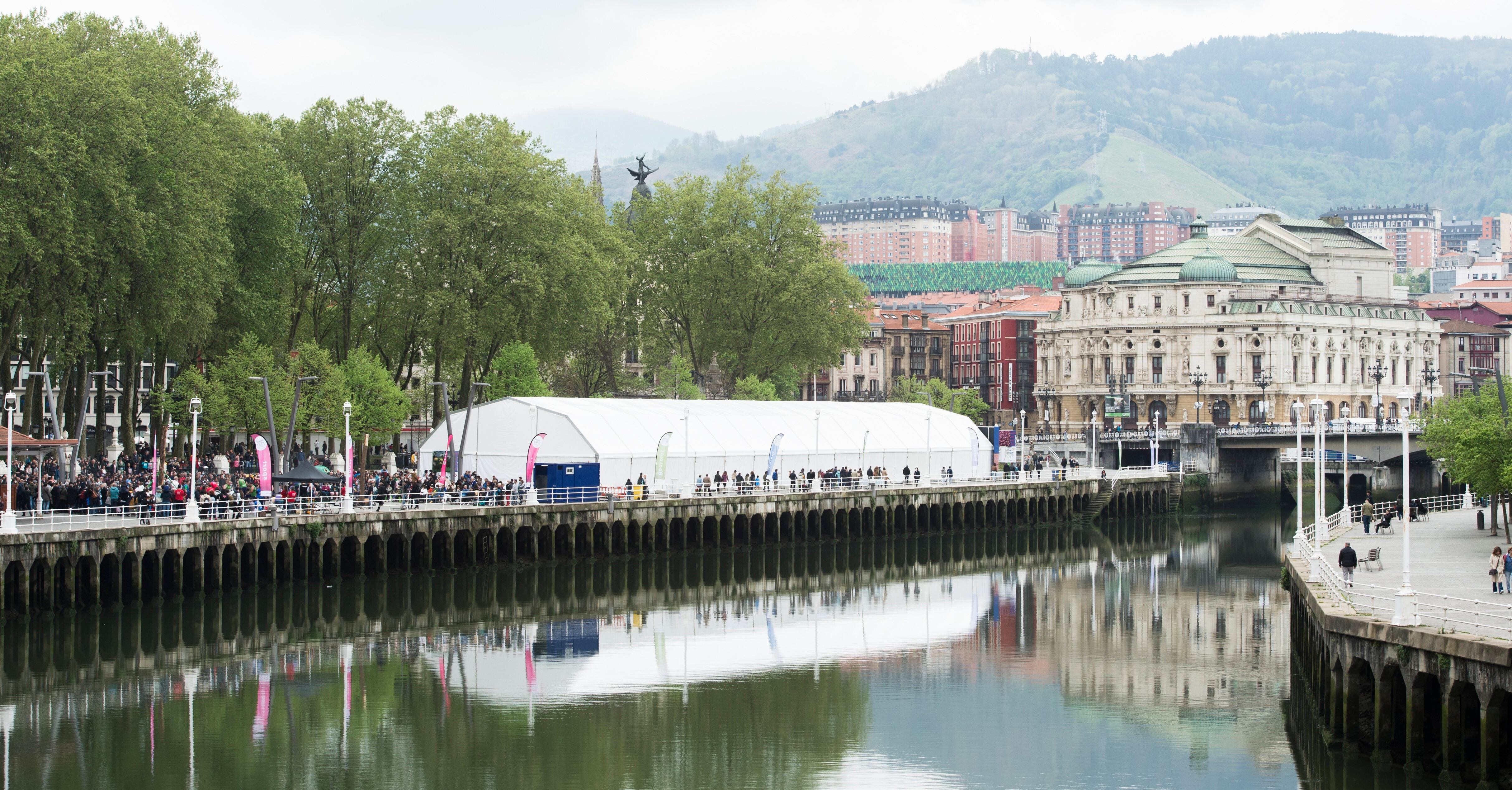 Abre el espacio gastronómico de Bilbao Basque FEST con productos de una decena de comarcas, catas exprés y mini talleres de cocina. Ayuntamiento de Bilbao