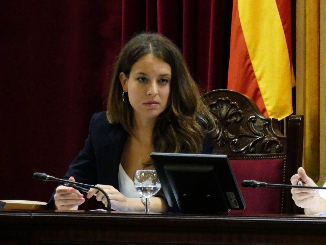 La diputada de Unidas Podemos Gloria Santiago en el Parlament balear.