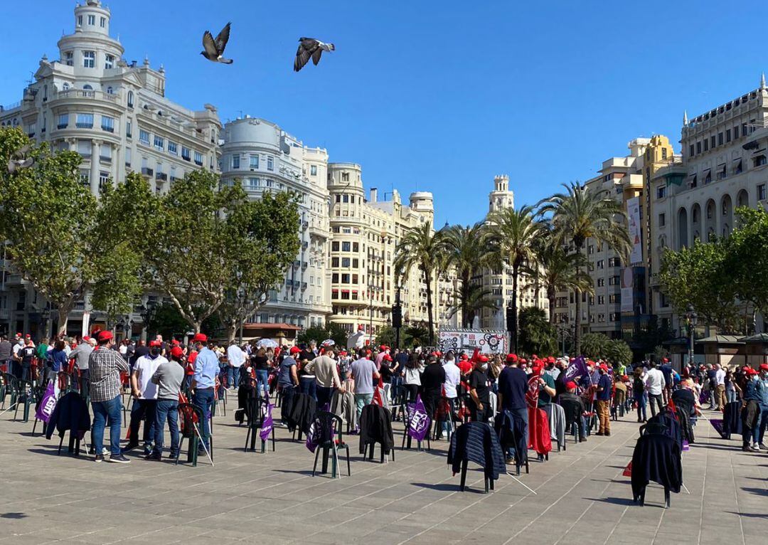 Acto en la plaza del Ayuntamiento de València por el Día Internacional del Trabajador. 