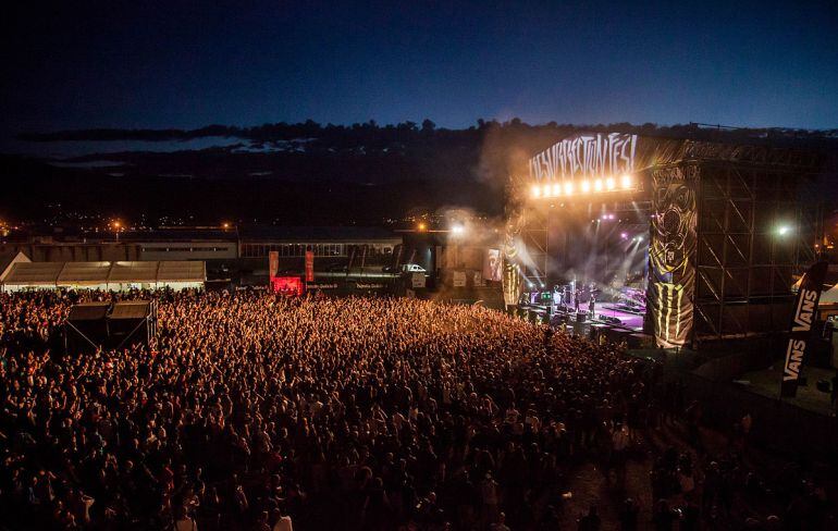 Trivium en un momento de su actuación en 2013 en el festival viveirense .