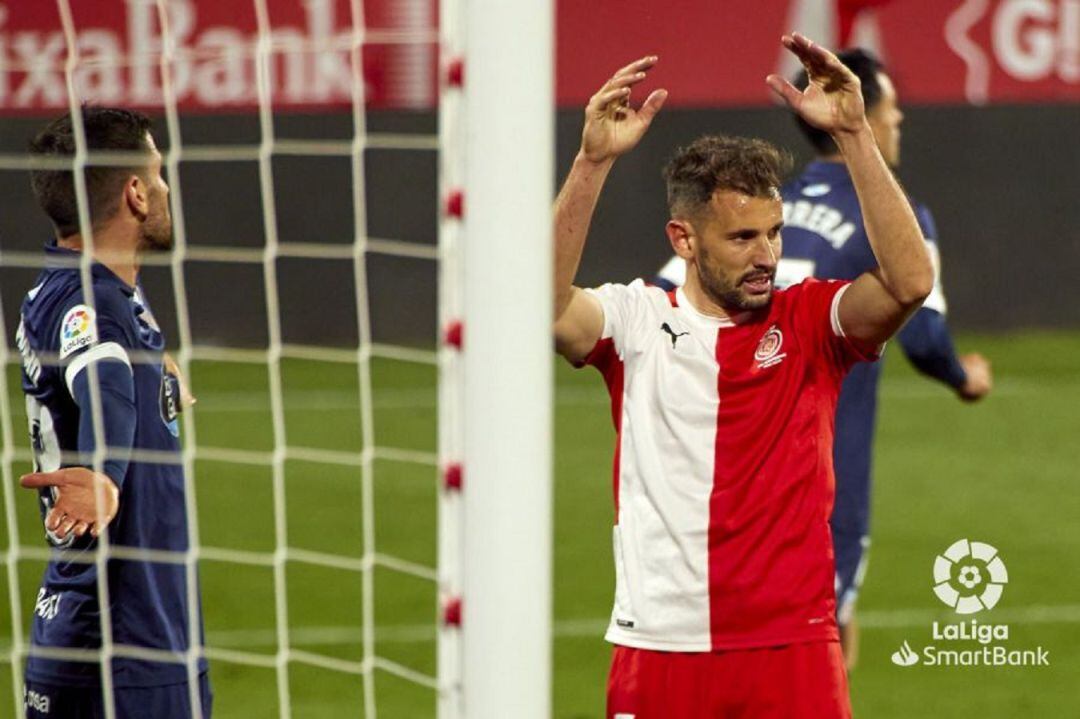 Stuani, superat en gairebé totes les accions.
