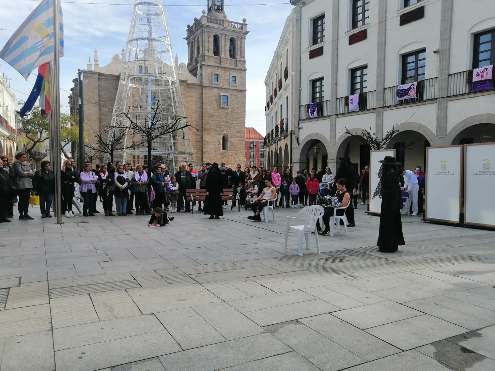 Villanueva de la Serena conmemora el 25 N con una performance y la lectura de un manifiesto