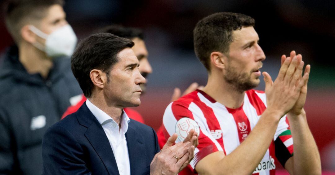 Marcelino García Toral y Óscar De Marcos felicitan al FC Barcelona por su triunfo en la Copa