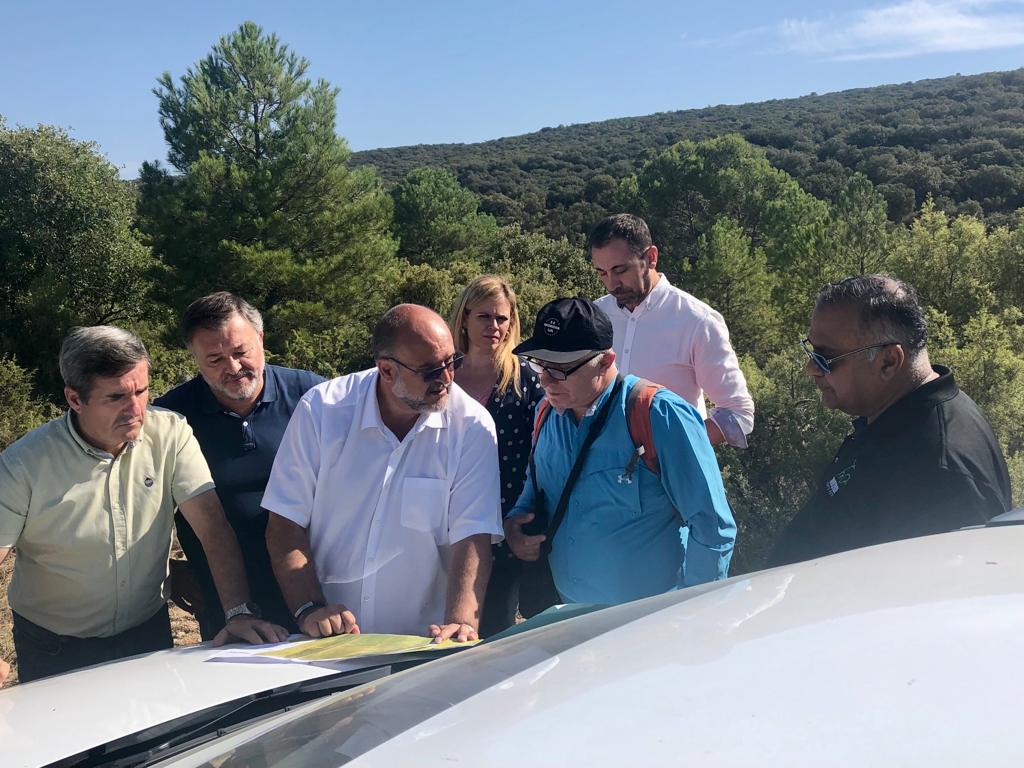 Responsables y técnicos de Toro Verde y Nayara visitan los terrenos del futuro parque de aventura