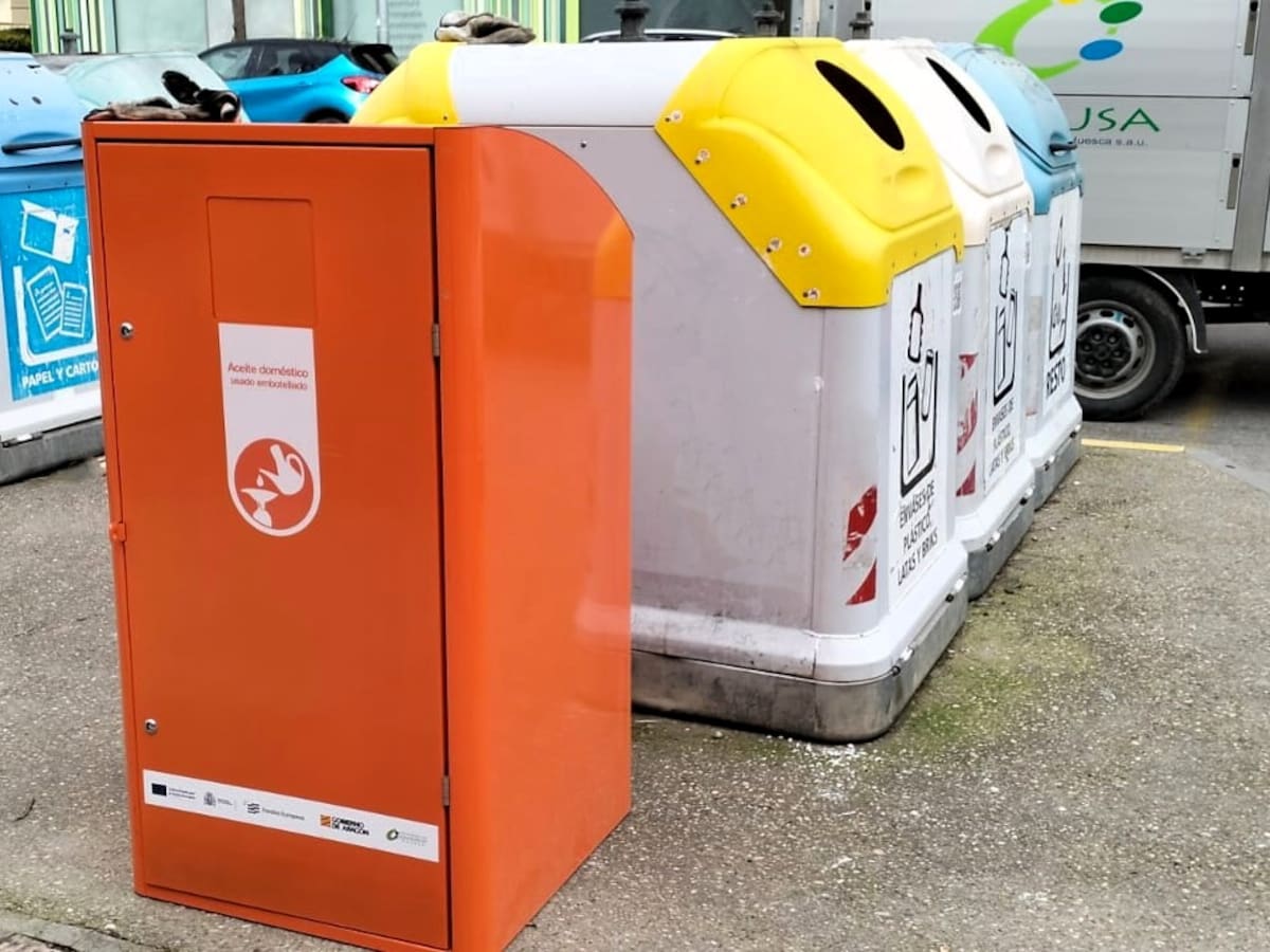 Huesca incorpora 30 nuevos contenedores de aceite usado y eleva a 68 los puntos de recogida en la ciudad