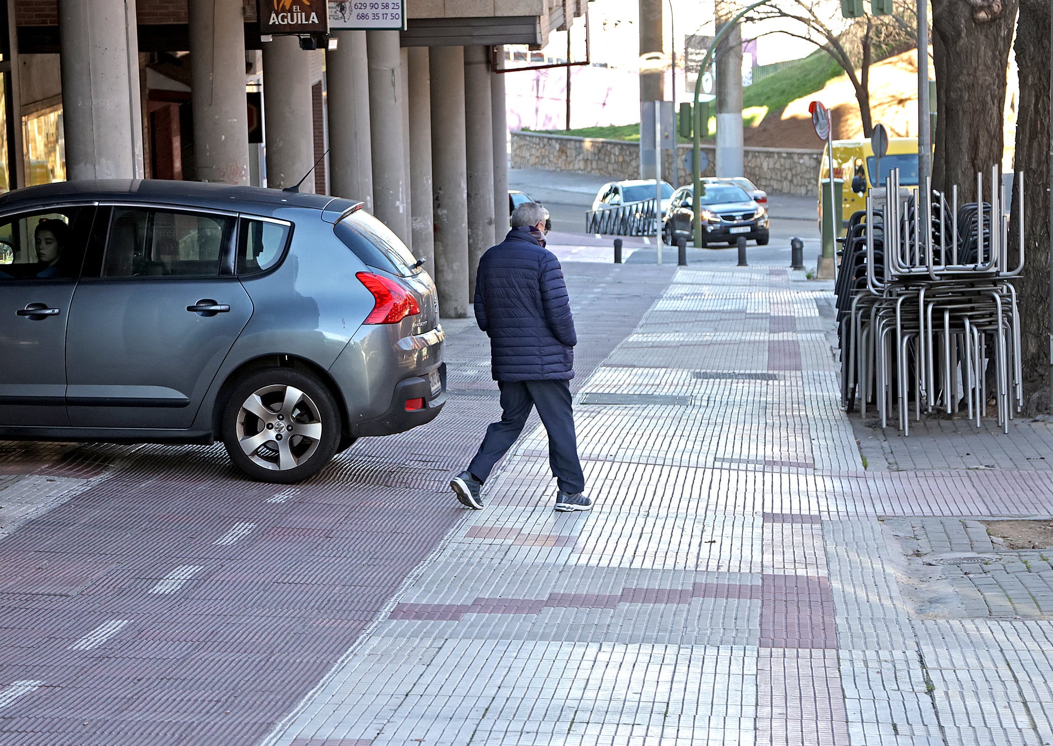 Peligroso carril bici en la calle Julián Besteiro/Foto Ayto. Gu