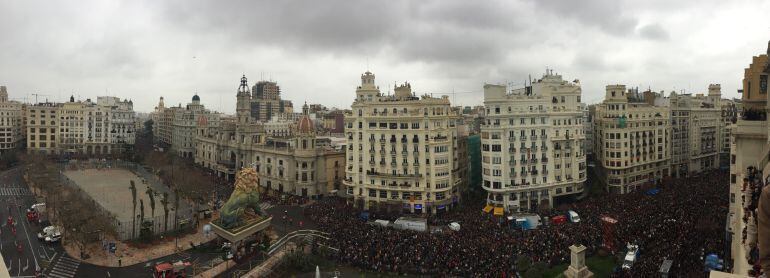 Mascletà en la plaza del Ayuntamiento de Valencia