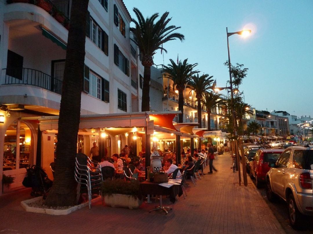 Restaurantes en el puerto de Maó