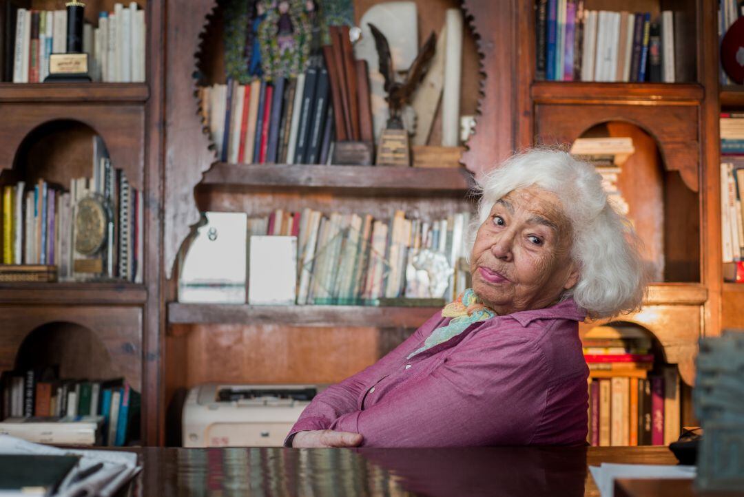 Nawal el Saadawi en su domicilio en El Cairo en septiembre de 2015