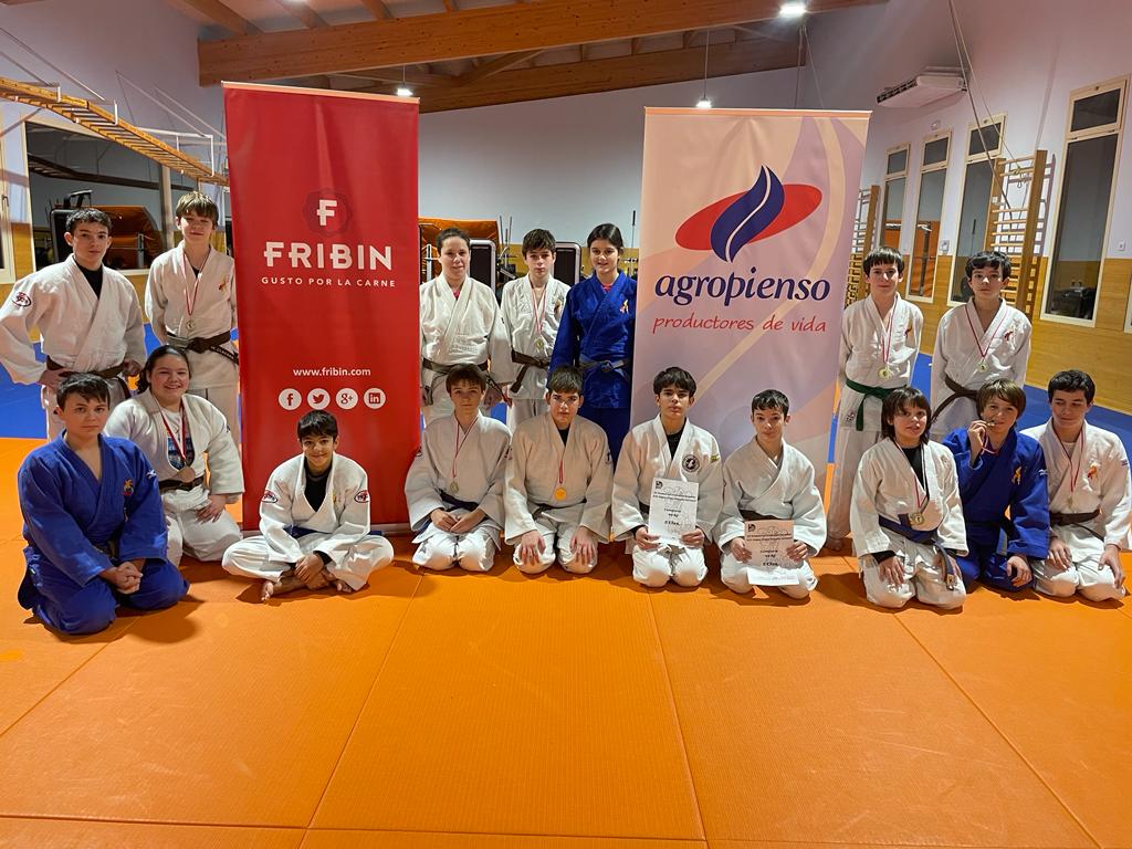 Infantiles del Club Judo Binéfar