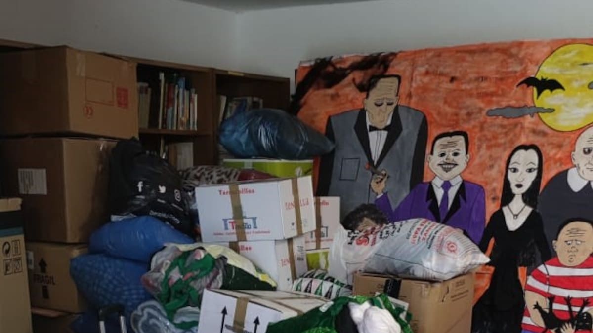 Francisco López, alcalde de Campillo de Altobuey y Judit Jiménez, promotora de recogida de ayuda