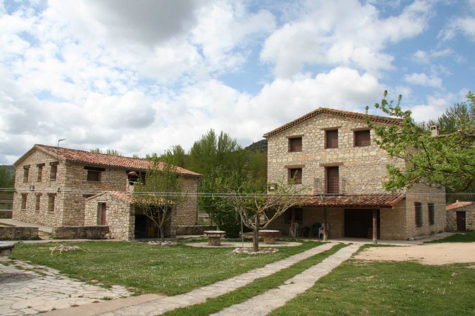 Alojamientos rurales y asador El Perula en El Tobar, Beteta (Cuenca).