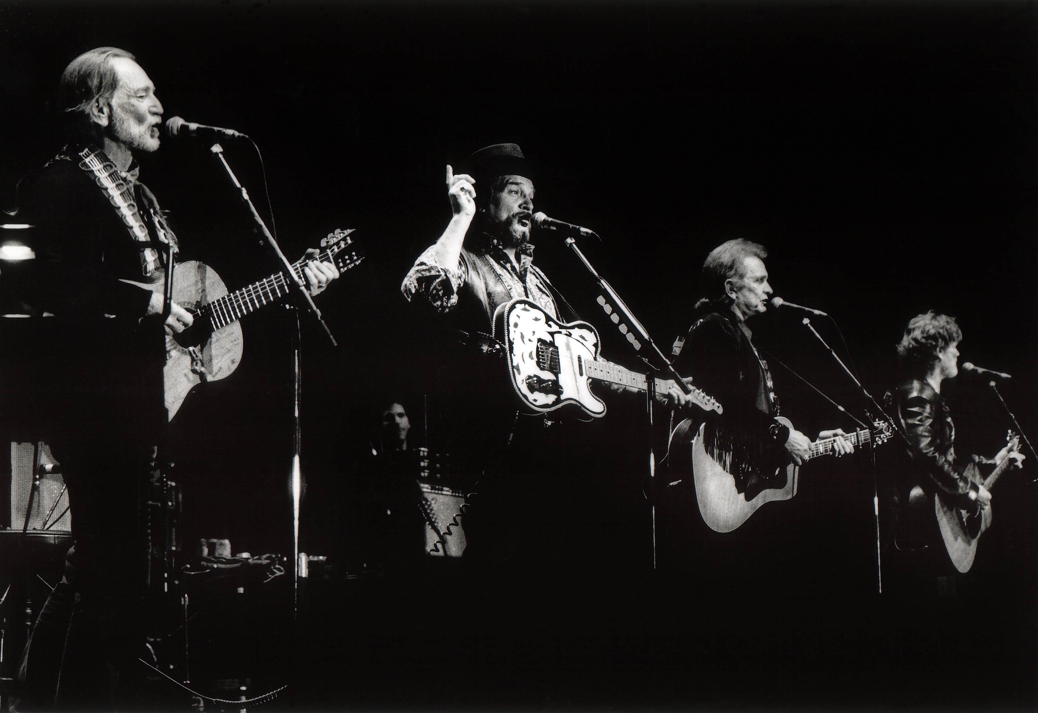 The Highwaymen perform on stage, L-R Willie Nelson, Waylon Jennings, Johnny Cash and Kris Kristofferson, Ahoy, Rotterdam, 20th April 1992. (Photo by Rob Verhorst/Redferns) 