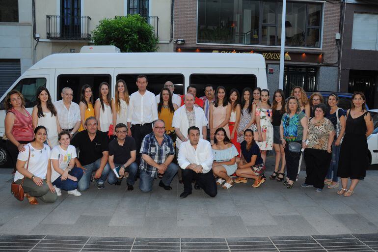 Miembros de la Federación Gestora con el alcalde