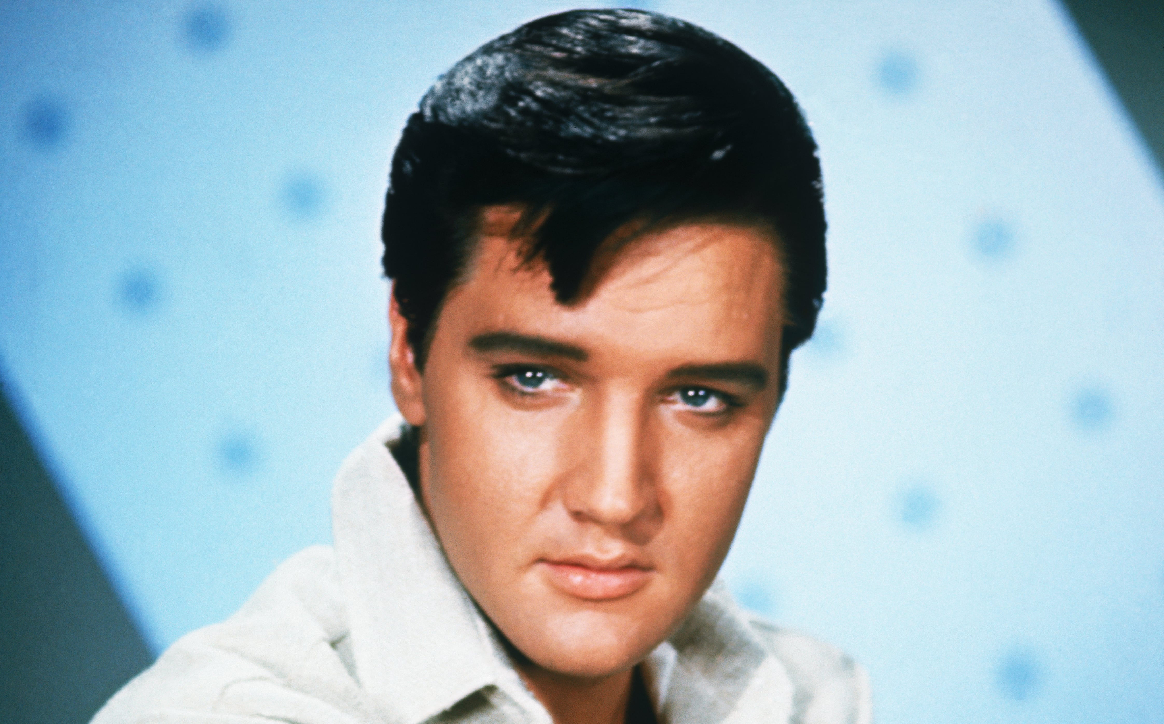 Elvis Presley (1935-1977), American rock &#039;n&#039; roll legend.