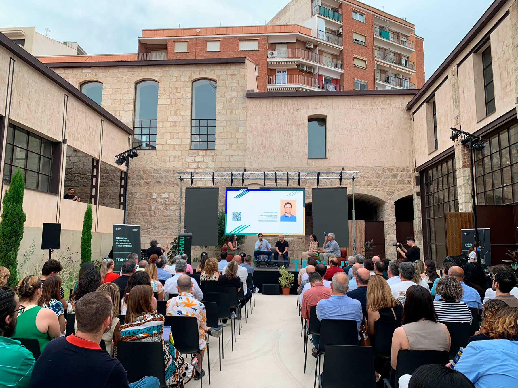 Numeroso fue el público que asistió a la puesta de largo del Techviu