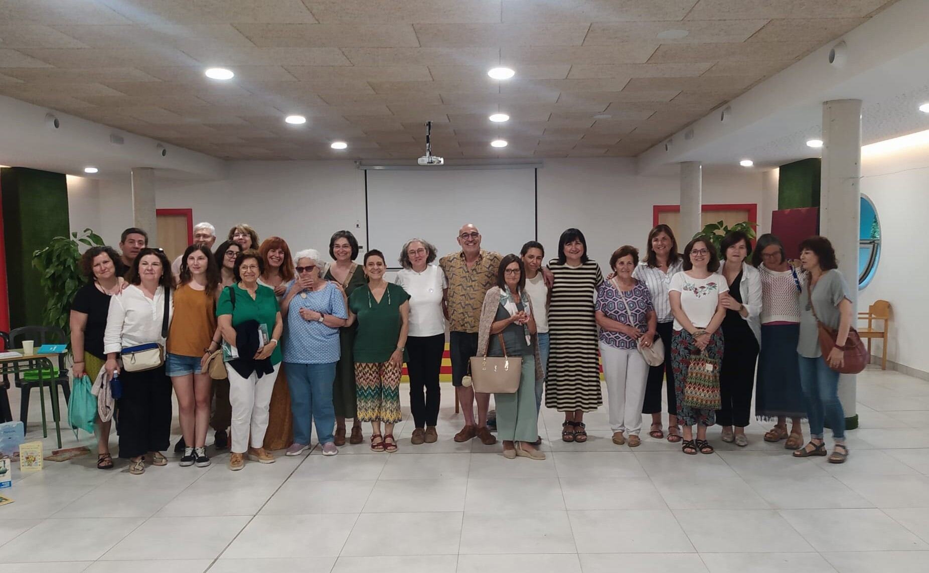 Foto de familia Más Sabe La Diabla, con Paco Paricio