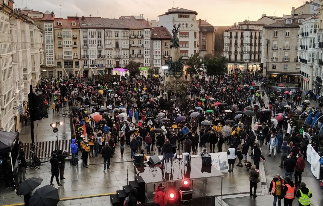 Manifestación en Vitoria por un empleo digno