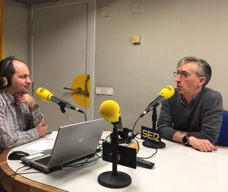 Moncho Fern&aacute;ndez, durante la entrevista que concedi&oacute; hoy al SER Deportivos de Radio Galicia