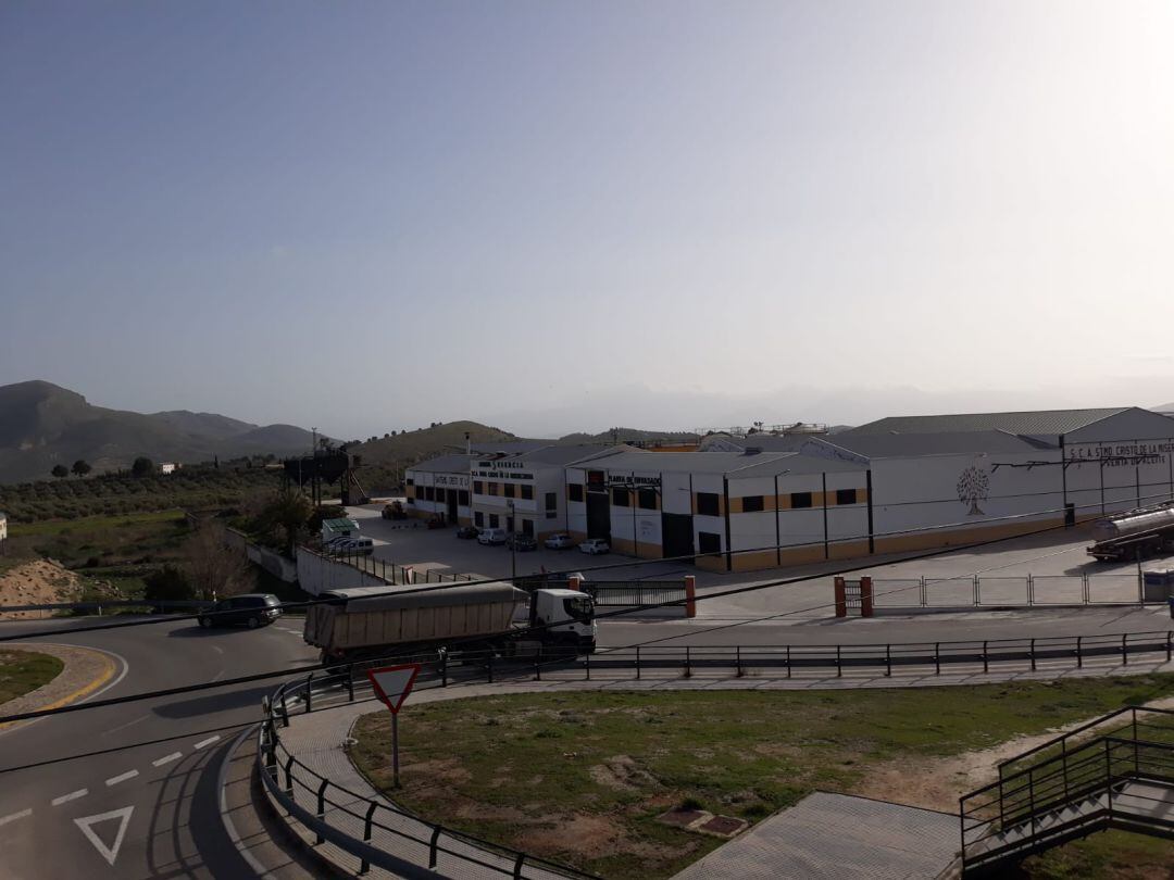 Vista de las instalaciones de la Coop. Stmo, Cristo de la Misericordia desde la carretera de circunvalación 