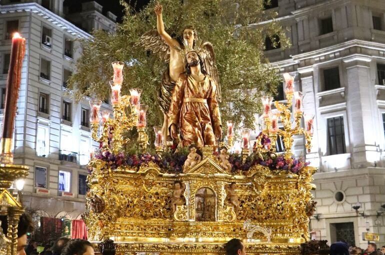 El Señor de la Oración en el Huerto de los Olivos al paso por la Puerta Real de España el Lunes Santo de 2016