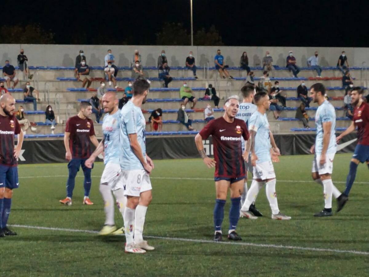 El Eldense progresa adecuadamente (2-0)