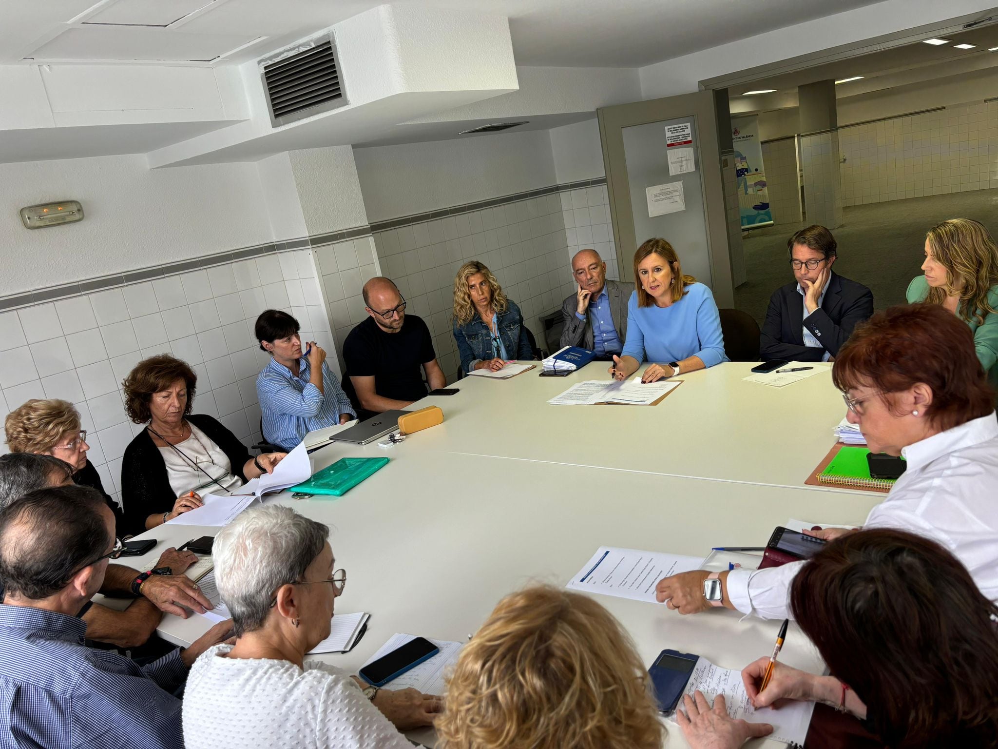 María José Catalá, reunida con representantes de la Associació de Veïns Amics de la Malva