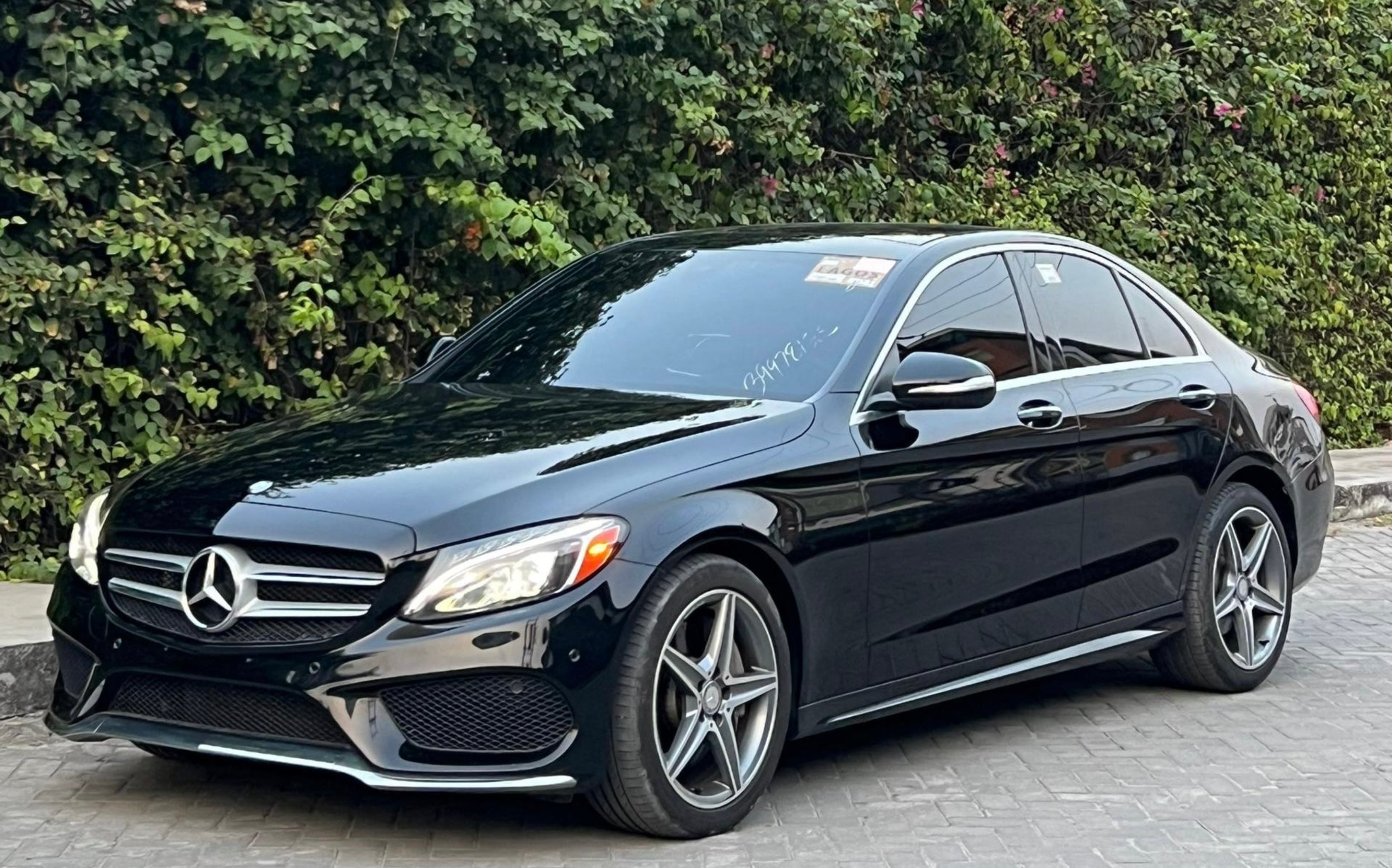 Mercedes-Benz C350e.