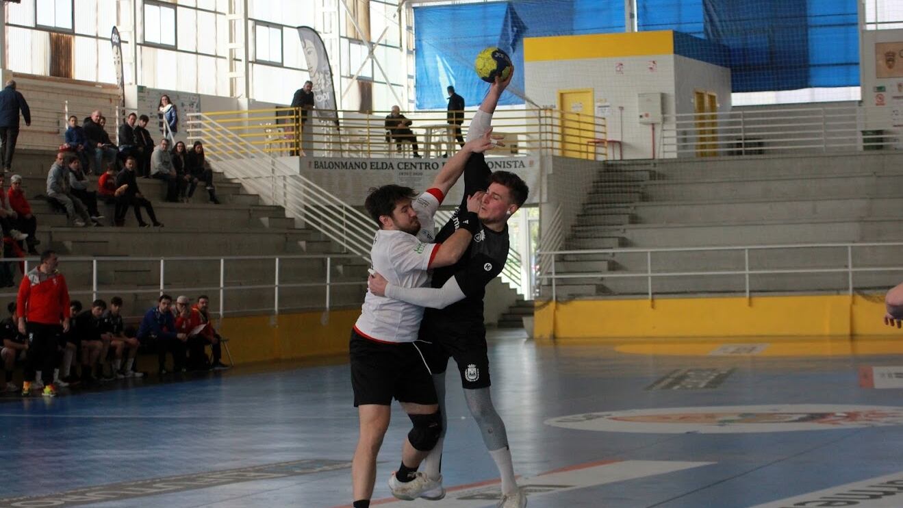 El Elda - C.E.E. no quiere dejar escapar los puntos de su pista