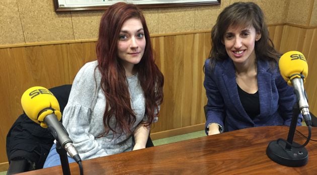 Alba Valencia y Beatriz Hernández en el estudio de SER Cuenca.