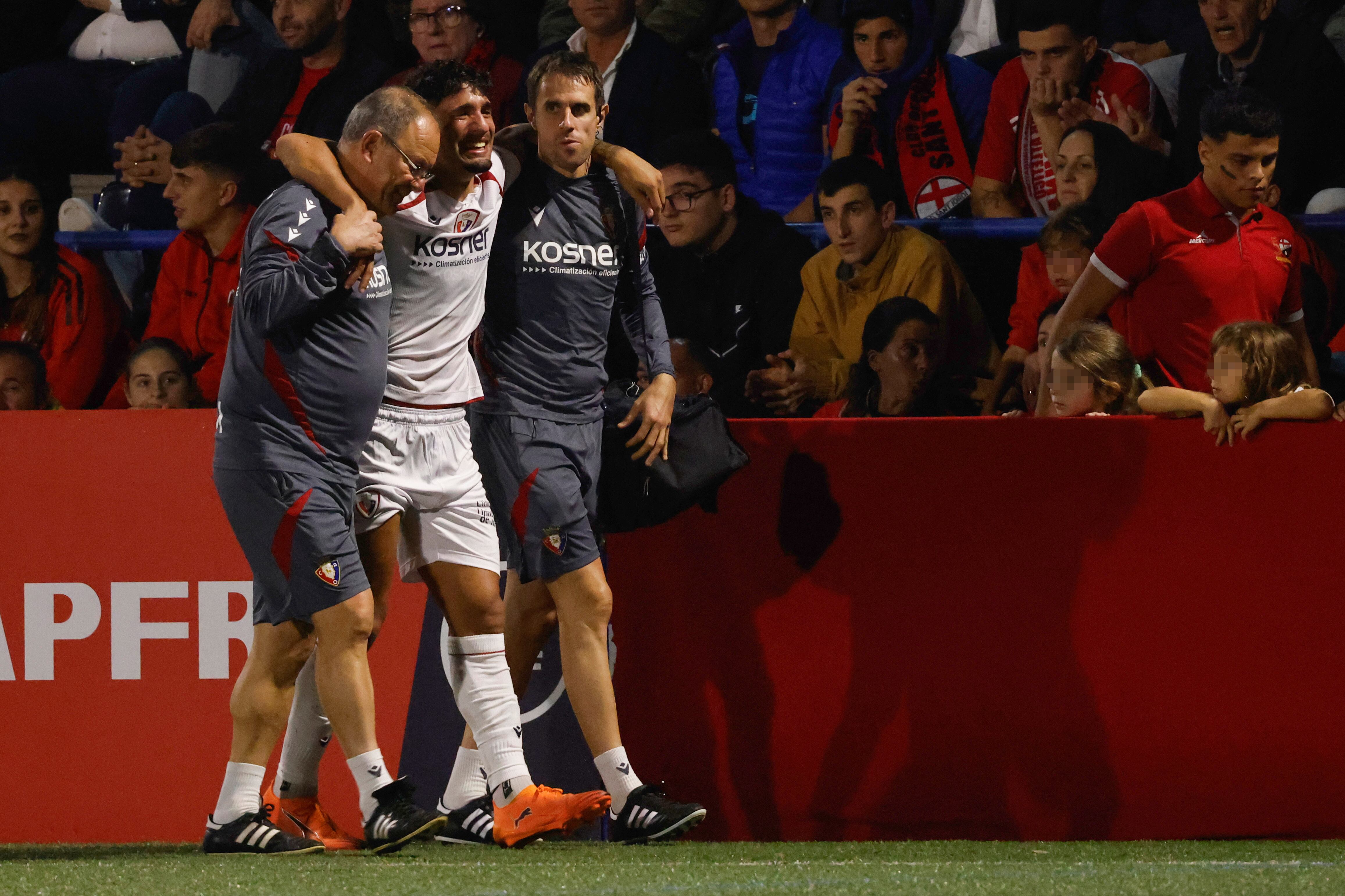 Iker Benito se retira lesionado. EFE/CATI CLADERA.
