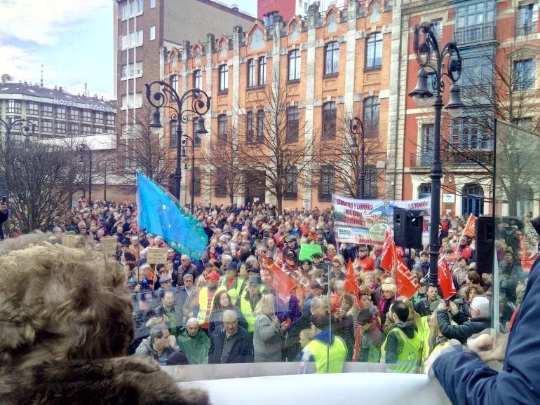 Llegada de la manifestación al Paseo de Begoña