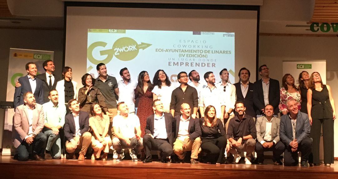 Foto de familia del IV Coworking EOI Linares.