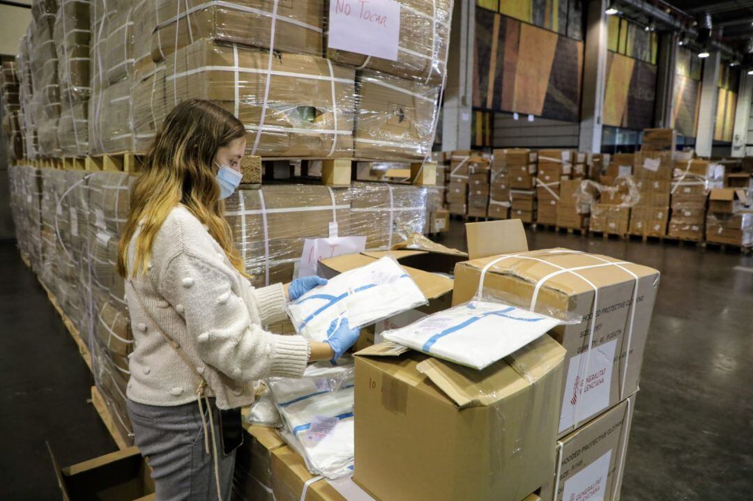 Almacén de productos sanitarios en Feria Valencia. 