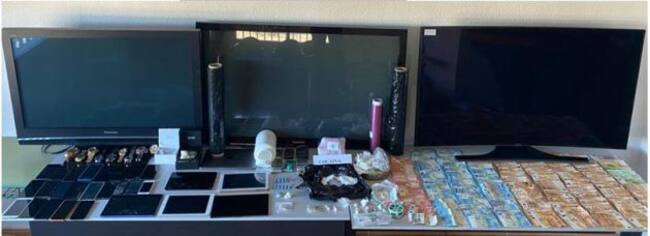 Algunos de los objetos incautados