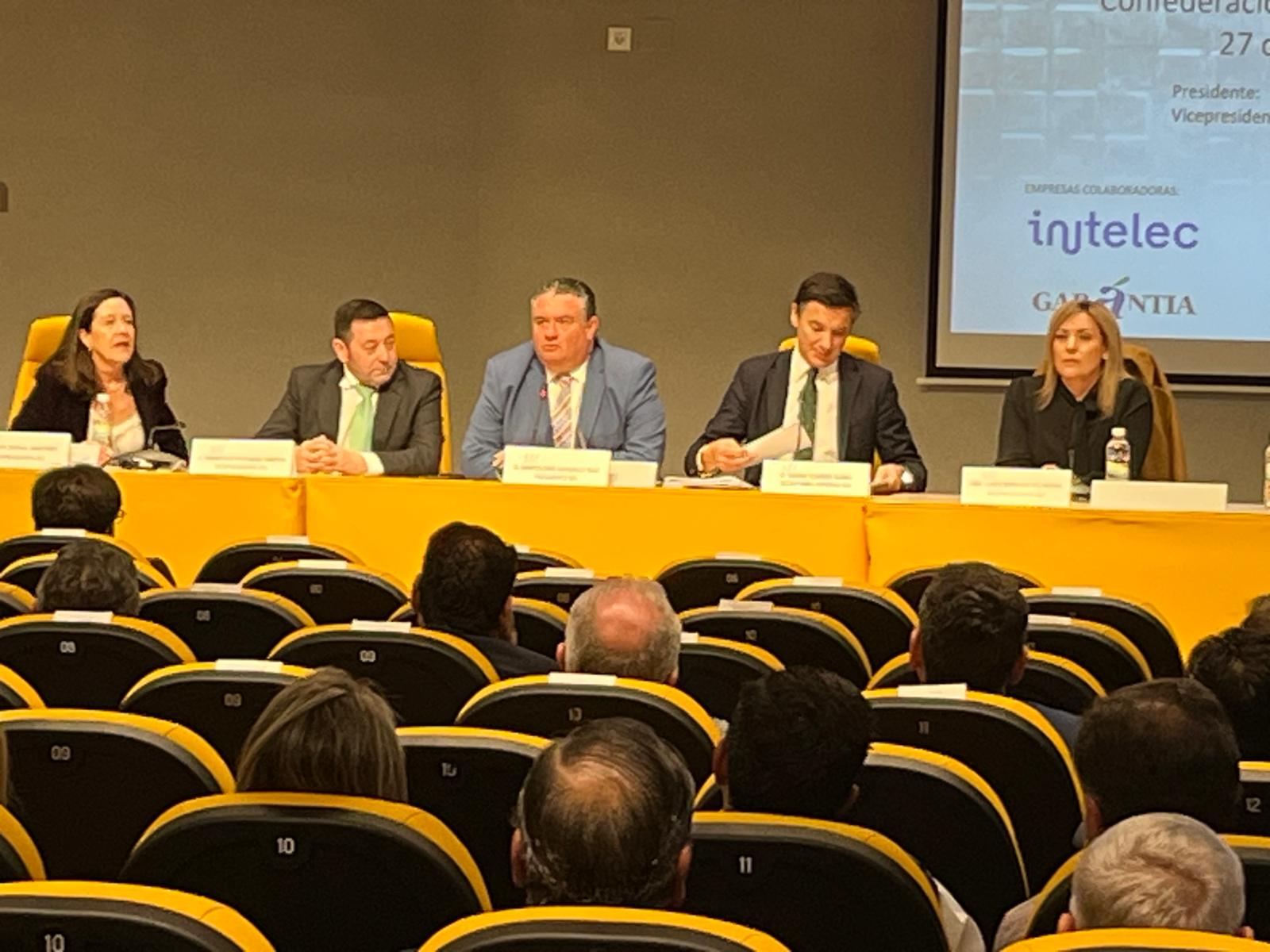 De izquierda a derecha: Ada Bernal, Francisco Pastrana, Bartolomé González., Mario Azañón y Lucía Serrano