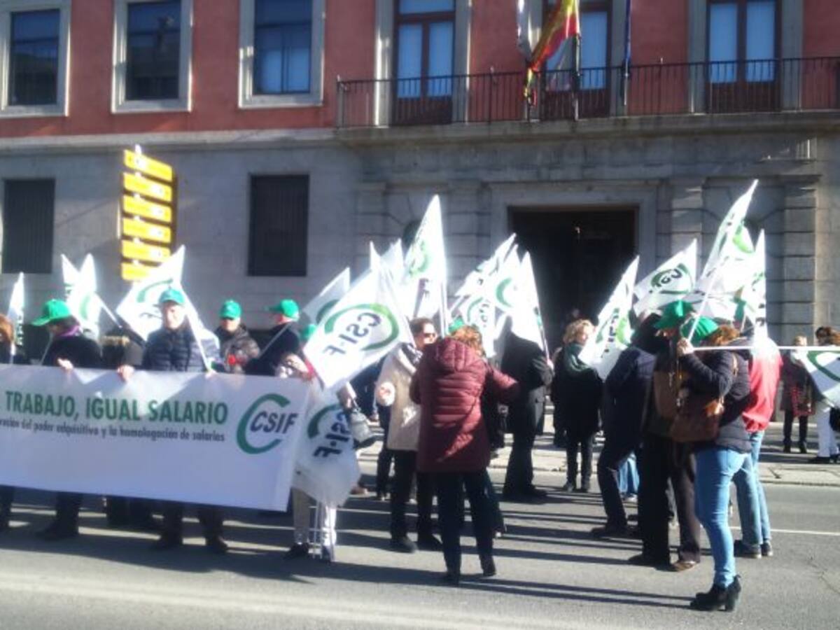 CSIF-Ávila sale a la calle para pedir un aumento salarial en la Administración General del Estado