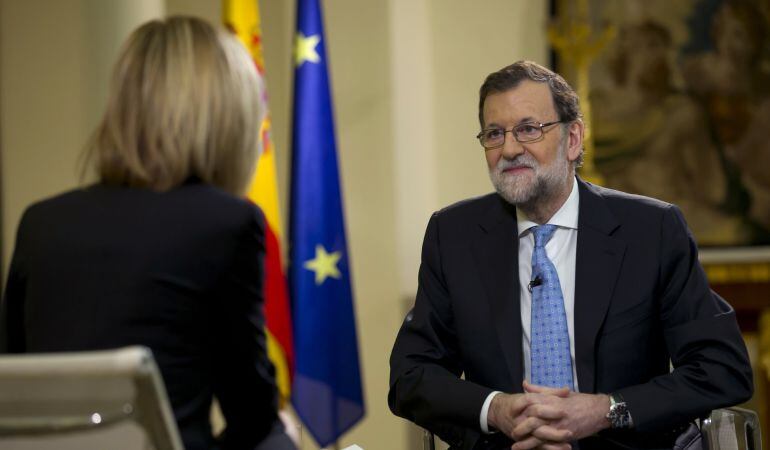 El jefe del Ejecutivo, Mariano Rajoy, durante la entrevista concedida hoy en un programa matinal de Antena 3.