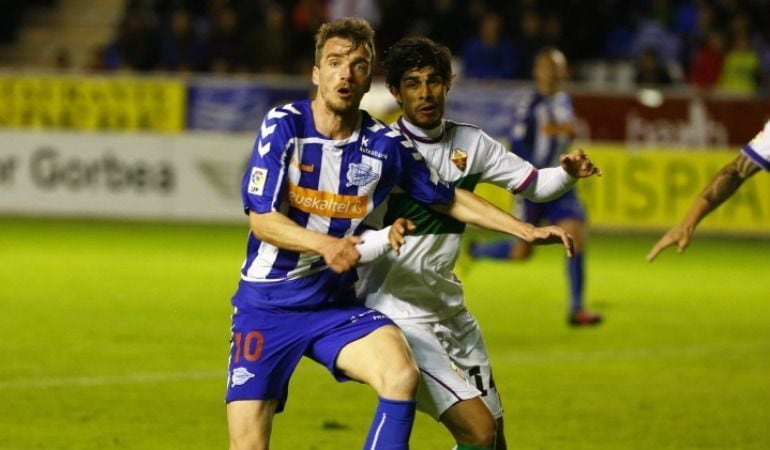 Manu Barreiro seguirá vinculado al Alavés tras la ausencia de fichajes de última hora.