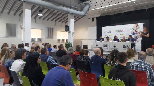 El acto ha contado con las intervenciones de Enrique Llin, Sergio Barrera, Estela Medina, Aroa Mira y el propio Francisco Juan Teruel