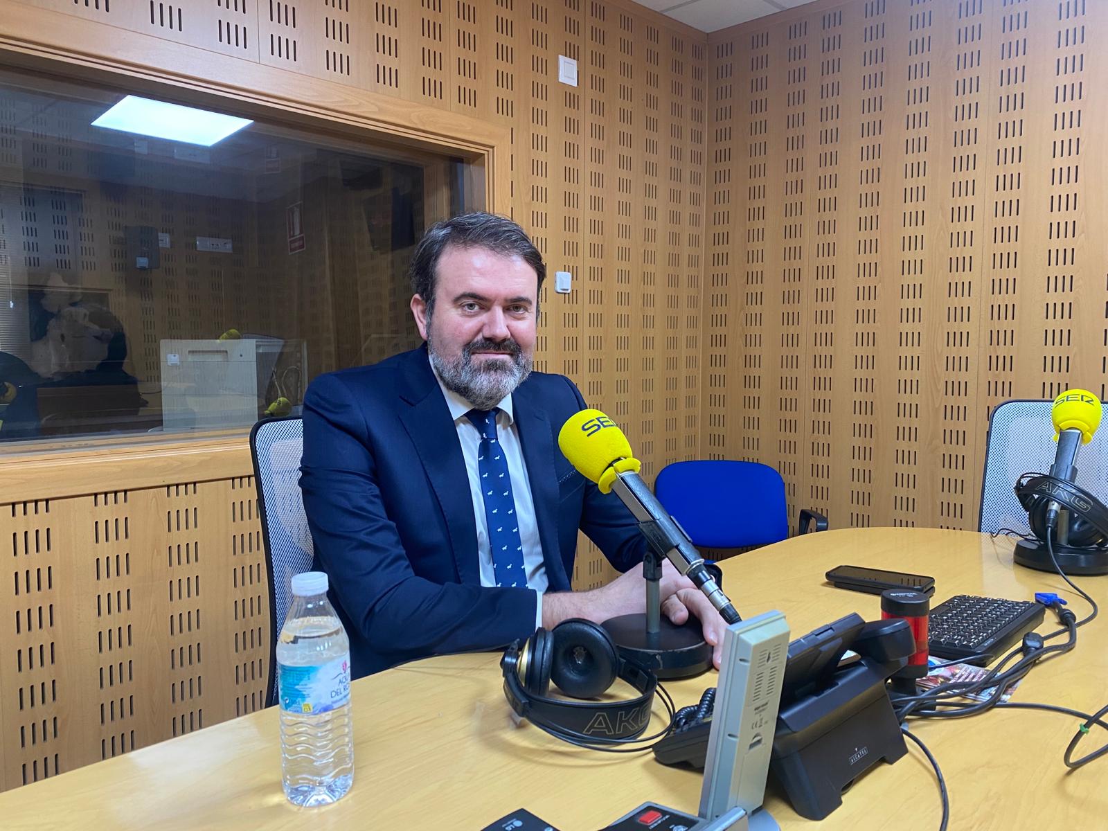 Rubén Pérez Correa, secretario de Estado de Juventud e Infancia, en los estudios de SER Mérida