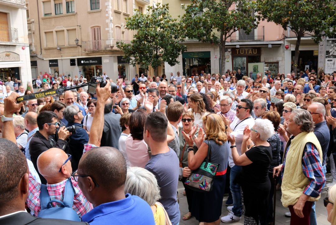 Concentració a l'exterior de l'Ajuntament de Figueres