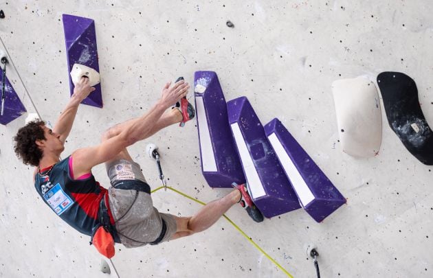 Adam Ondra durante una de sus últimas pruebas